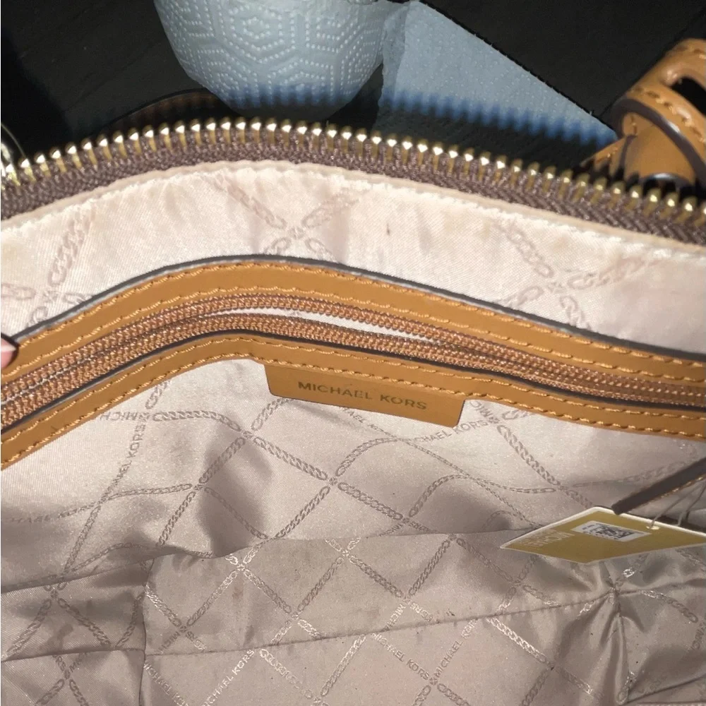 Michael Kors Logo Sullivan Convertible Top Zip Tote - Picture 4 of 5